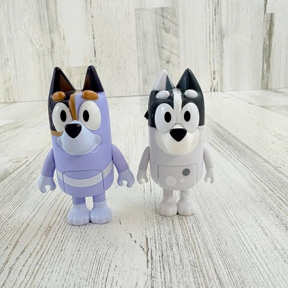 Bluey Figure Uncle Stripe FAMILY Heeler Aunt Trixie Puppy Socks Muffin LOT Blue - Picture 2 of 16
